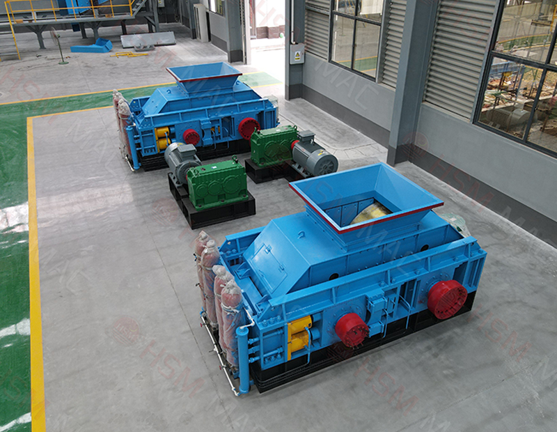 洛陽金礦破碎機生產(chǎn)現(xiàn)場