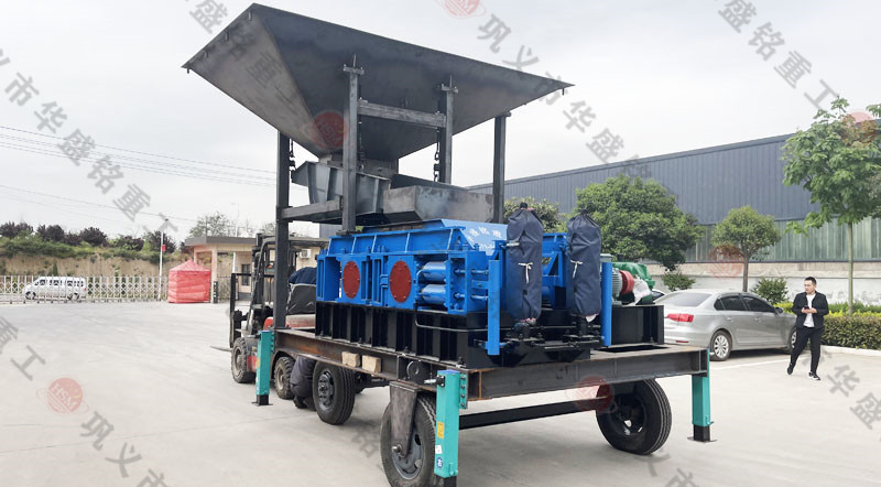 加工一噸河卵石能出多少沙子？移動(dòng)對(duì)輥制砂機(jī)制砂效果怎么樣